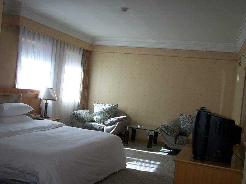Modern Hotel Харбин Екстериор снимка
