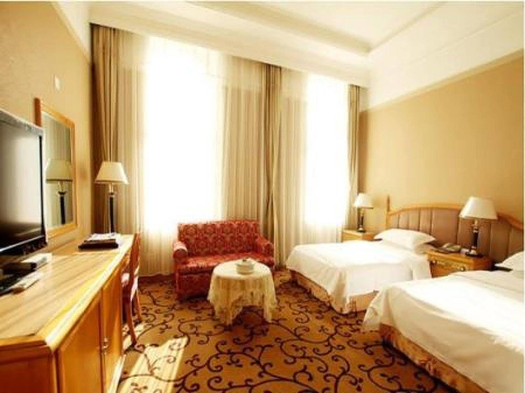 Modern Hotel Харбин Екстериор снимка